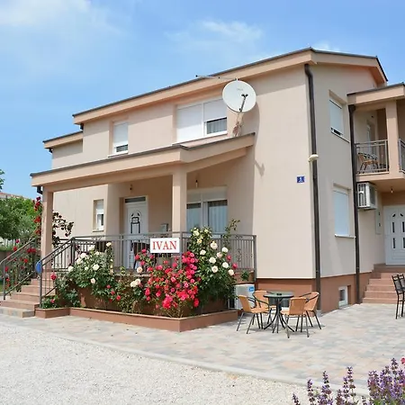 Guest house Pansion Ivan 2*