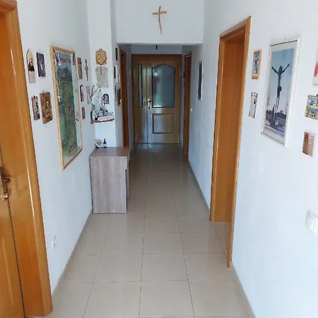 بيت ضيافة Pansion Ivan 2*