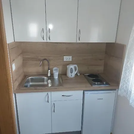 Pansion Ivan בית הארחה 2*