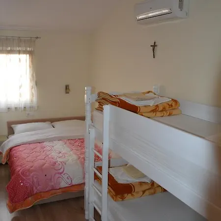 Guest house Pansion Ivan 2*