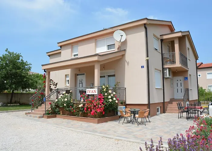 Guest house Pansion Ivan 2*